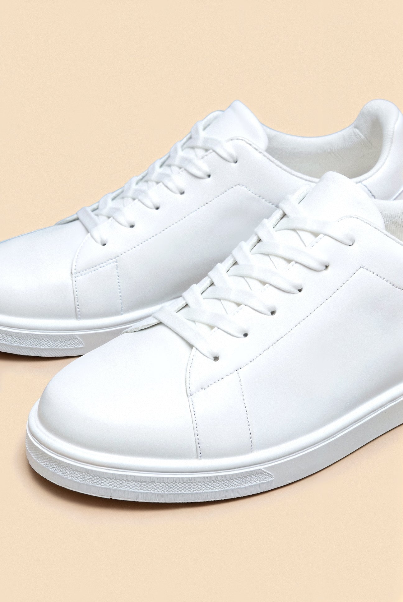 LINEA Classic Sneaker